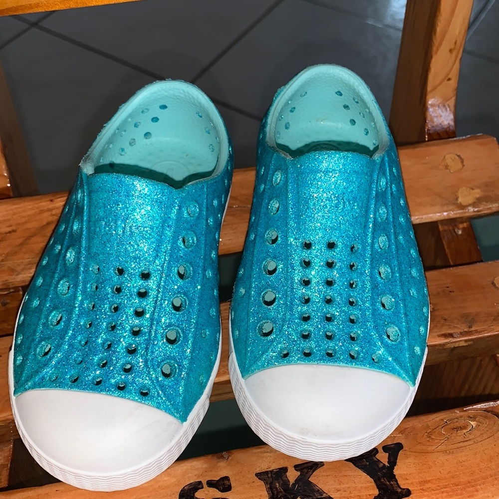 Native slip ons